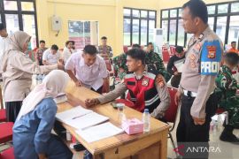 Polisi sumbangkan darah untuk kebutuhan medis masyarakat Mukomuko