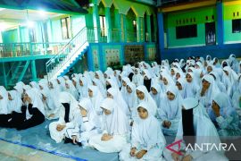 Muhamad Saleh tinjau distribusi MBG di MTsN 2 Konawe dan MIS Wawotobi