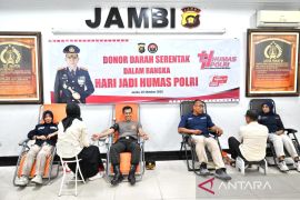 Polda Jambi gelar donor darah dalam rangka Hari Jadi ke-74 Humas Polri