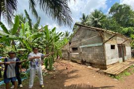 Pilu! sekeluarga 11 jiwa tinggal di rumah 5x7 meter di Kota Banjar