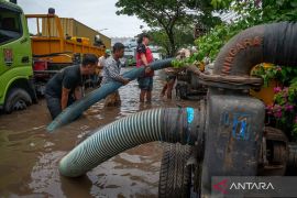 25 pompa sedot banjir Kota Semarang
