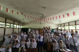 Asmo Kalbar ajak siswa SMAN 6 Pontianak #Cari_aman di jalan raya