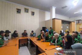 Magister Lingkungan ULM praktik lapang ke Maros dan Rammang-Rammang