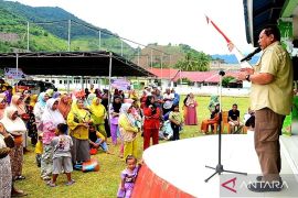 Gubernur Gorontalo pastikan komitmen bantu warga kurang mampu