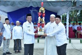 Bupati HSS: Semangat juang santri tinggi berkontribusi bangun daerah