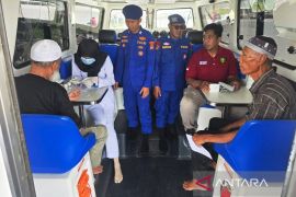 Polairud Banjarmasin beri layanan kesehatan gratis di pesisir sungai