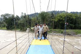 Bupati: Jembatan Tulabolo menjadi akses perekonomian warga