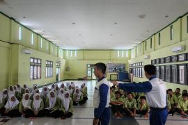 Asmo Kalbar perkuat budaya keselamatan berkendara di MAN 1 Pontianak