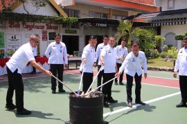 Lapas Kelas I Madiun musnahkan hasil razia barang terlarang