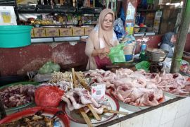 Penggunaan QRIS di pasar tradisional Kota Mataram diperluas