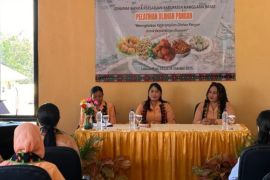 Anggota DWP Manggarai Barat mendapat pelatihan untuk tingkatkan keahlian