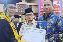 Pemkot Pariaman terima penghargaan dari UNP