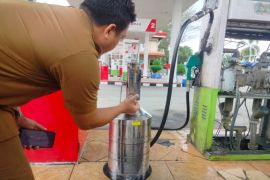 Disperindag Sergai segel pompa bio solar SPBU Suka Damai usai ditemukan selisih takaran
