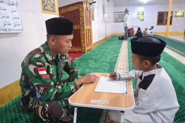 Satgas TNI Yonif 511/DY perkuat pendidikan agama anak di pedalaman Papua