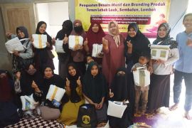 Pengmas FEB UI edukasi penenun Lebak Lauk, Sembalun untuk ekonomi kreatif