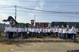 Pelindo hijaukan kawasan Prapat Kurung Surabaya