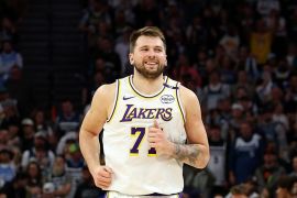 Luka Doncic Tak Terbendung! Cetak 49 Poin Saat Lakers Libas Timberwolves 128--110