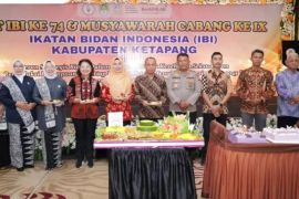 Sekda Ketapang nilai Bidan sebagai agen perubahan