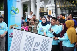 Ribuan peserta ikuti jalan sehat HLN Ke-80 di Bangka Belitung