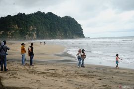 Potensi wisata bahari pesisir selatan Jatim