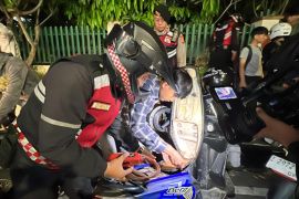Polres Garut patroli memberantas minuman keras dan preman