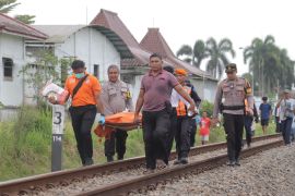 Seorang warga Blitar dilaporkan meninggal akibat tertabrak kereta api
