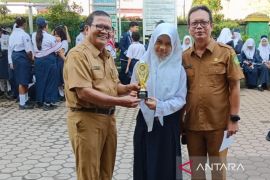 Kepala UPT SMP Negeri 7 Medan apresiasi siswi raih prestasi di ajang Music Festival 2025