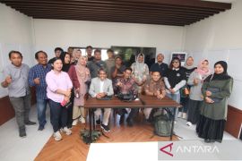 Akademisi Kaltim sebut salurkan listrik ke desa perlu dukungan kuat