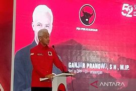 Ganjar ajak kader PDIP NTB introspeksi diri untuk Pemilu 2029
