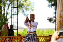 Merawat Budaya Mamuju lewat ritual Massossor Manurung