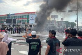 Aliansi Kamatwatu kembali turun ke jalan soal truk tambang di Serang