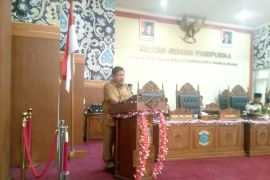 Wali Kota Pangkalpinang paparkan arah kebijakan fiskal dalam Rapat Paripurna DPRD