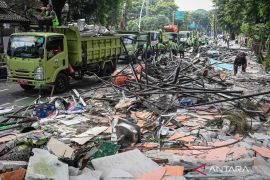 DKI kemarin, penertiban Pasar Barito hingga bangun RS tipe A