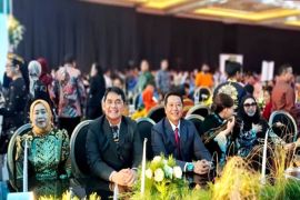 Bupati dan Wakil Bupati Barut hadiri resepsi pernikahan putra Gubernur Kalteng