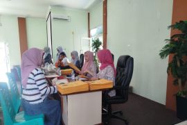 Imigrasi-Palu mudahkan masyarakat buat paspor haji lewat  program 'Lalampa'