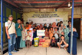 YBM PLN tebar kebahagiaan di dua panti asuhan peringati HLN