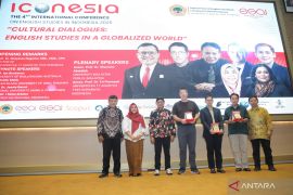 150 kampus bahas literasi global pada ICONESIA 2025 di Untag Surabaya