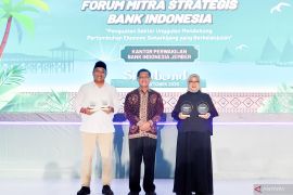 Pemkab Situbondo raih dua penghargaan ajang BI Jember Awards