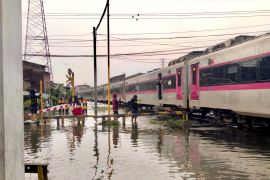 Berikut daftar KA dari Jakarta terdampak genangan di Semarang