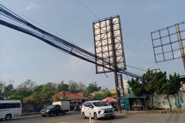 Pemkot Serang mulai proyek penataan kabel provider bawah tanah