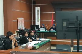 Rio Dondokambey serta ahli agama bersaksi di sidang hibah GMIM