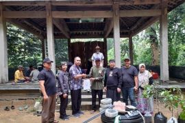 Kelompok Tani Tuban terima bantuan irigasi tetes berteknologi IoT