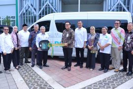 UIN Walisongo terima hibah mobil Hiace dari BSI