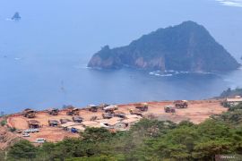 Target tambang emas Banyuwangi