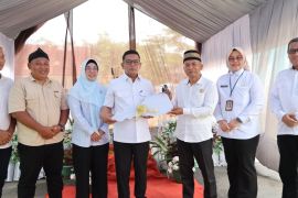 Gubernur Banten serahkan mobil operasional dukung pendidikan inklusif