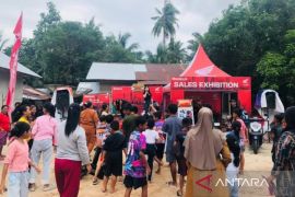 "Honda Juara Babel" hadirkan kegembiraan bagi warga Desa Mentigi Tanjungpandan