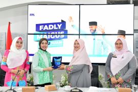 Ny. Sri Hayati Maigus Nasir sambut TP-PKK Kabupaten Bintan yang studi banding ke Kota Padang