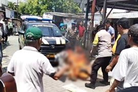 Terduga pelaku ranmor di Surabaya terbakar saat diamankan warga