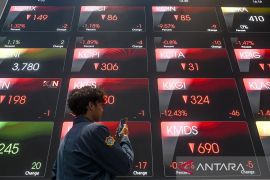 IHSG ditutup menguat di tengah pelemahan mayoritas bursa kawasan Asia