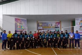 Tim voli putri raih emas di Porkot IV Serang, Camat beri apresiasi